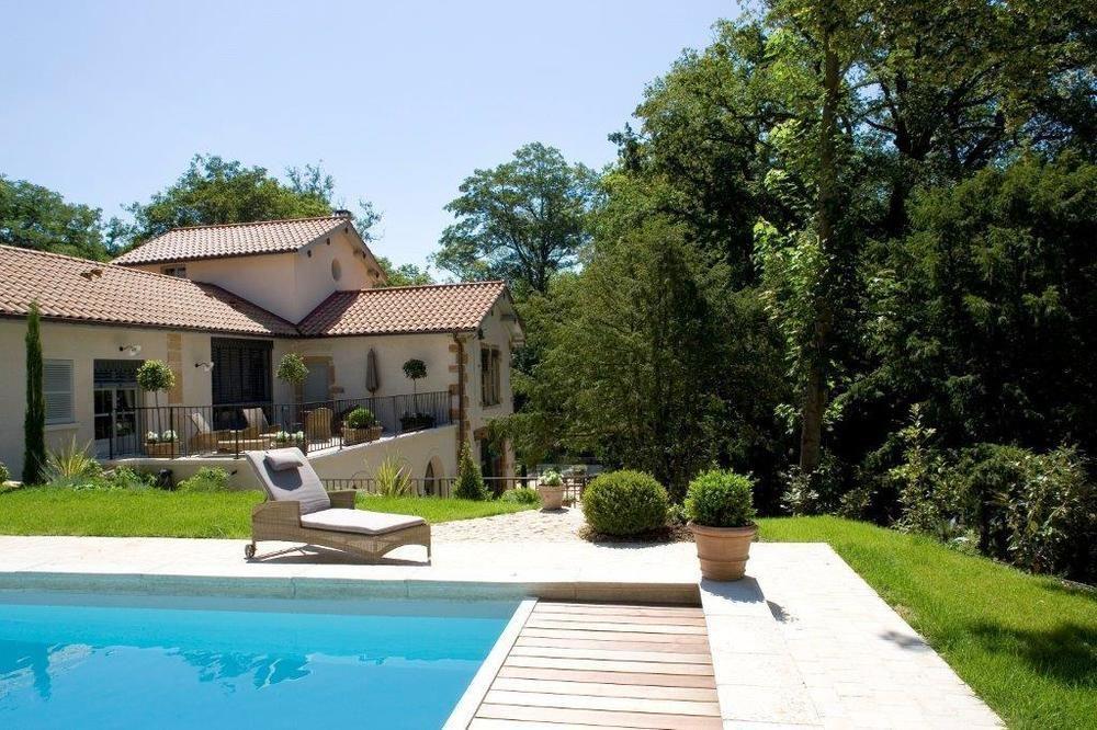 Les Hautes Bruyeres Ecully Bagian luar foto